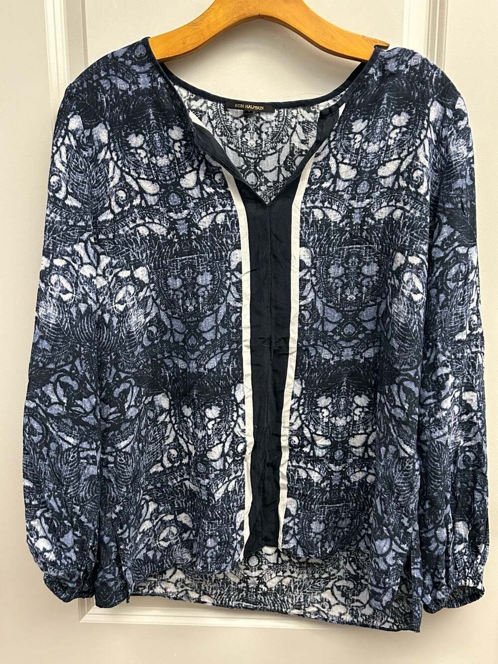 Kobi Halperin 100% Silk Blue Medallion Print Long Sleeve Blouse KS1B65 Size L